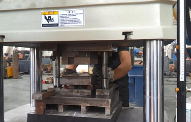 150噸錨杆(gǎn)托盤四(sì)柱液壓(ya)機視頻(pín)