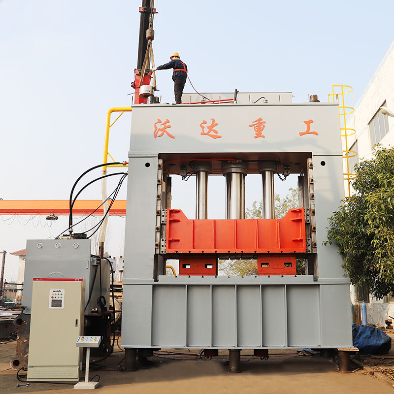 800噸框架式液(ye)壓機