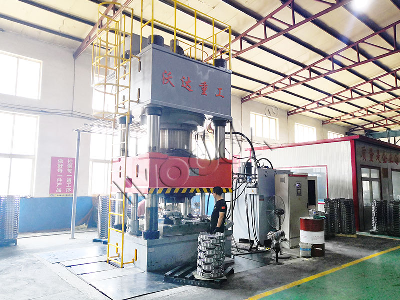 2000噸液壓機 2000噸液壓機