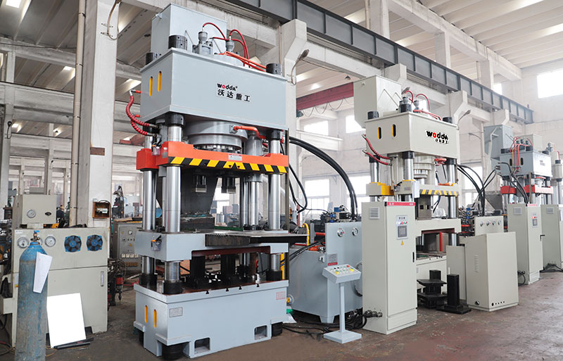 630噸(dun)牛羊舔(tiǎn)磚液壓(yā)機鹽磚(zhuān)機視頻(pín)