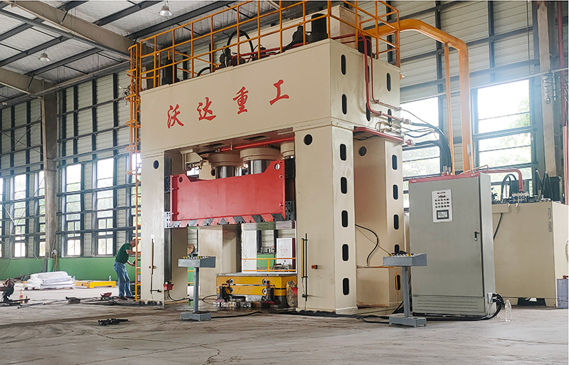 3000噸smc衛(wei)浴櫃門(men)闆模壓(yā)成型液(ye)壓機