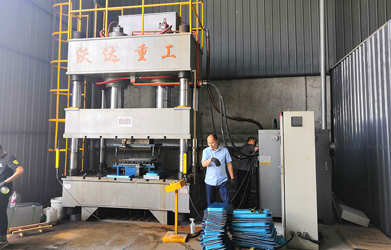 500噸雙缸(gāng)四柱拉伸液壓(yā)機