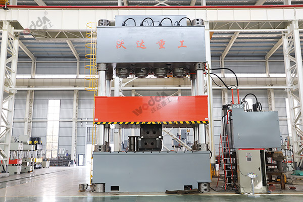 2500噸複合材料成型液壓機_大型四柱液壓機廠家