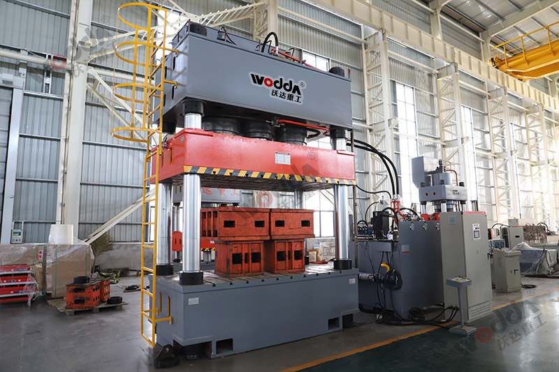 1200噸三梁四柱液壓機_大型液壓機廠家 1200噸三梁四柱液壓機_大型液壓機廠家