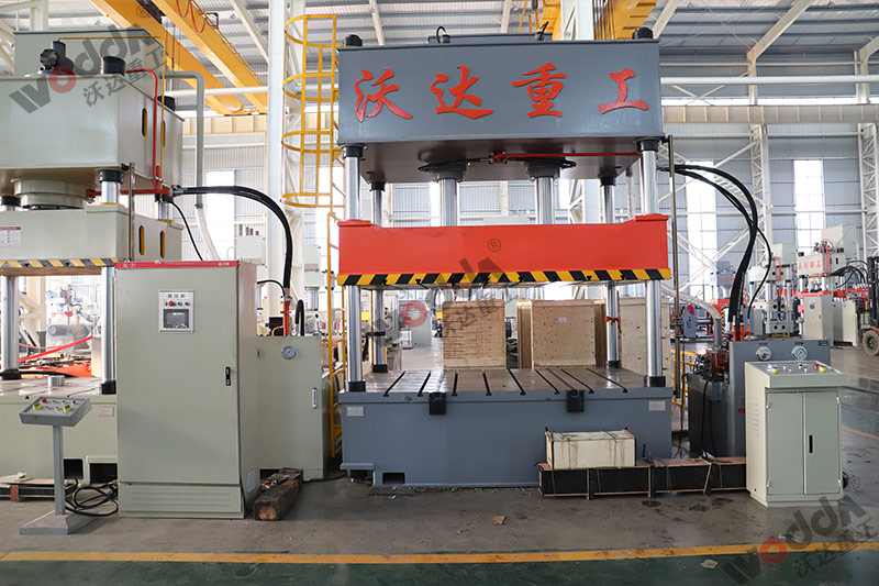 200噸汽車門闆成型機