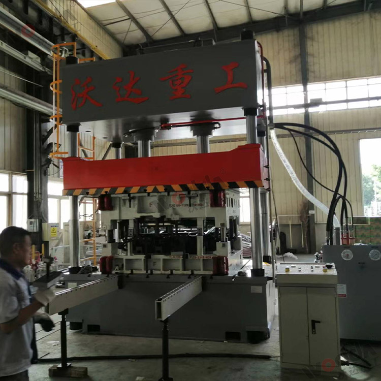 200噸汽車内飾件(門闆)液壓機(圖1) 200噸汽車内飾件(門闆)液壓機(圖1)