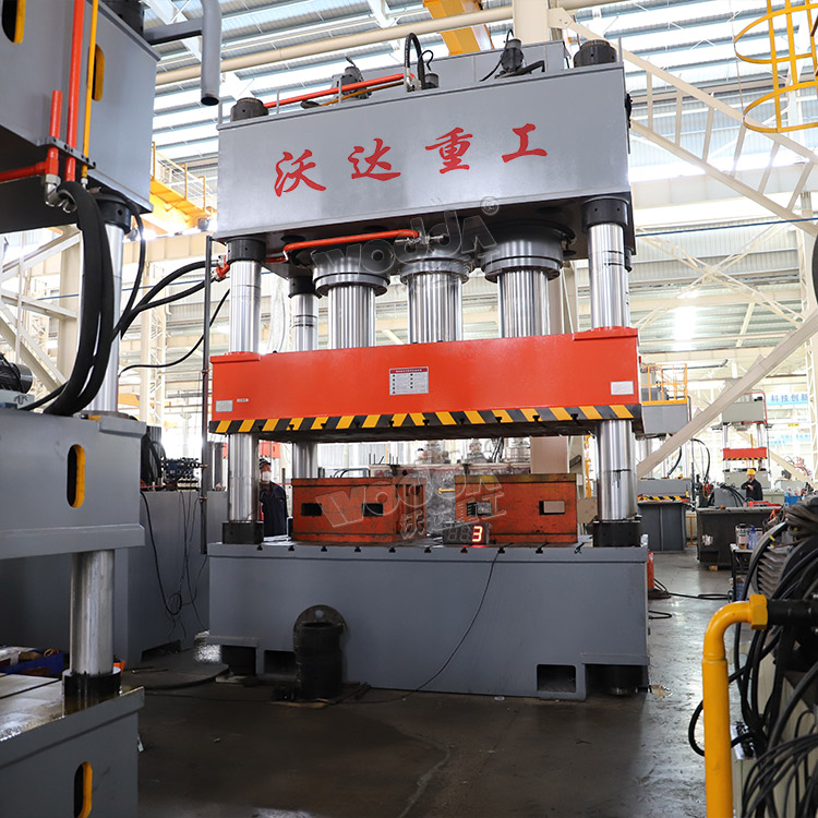 1200噸三梁四柱液壓機 1200噸三梁四柱液壓機