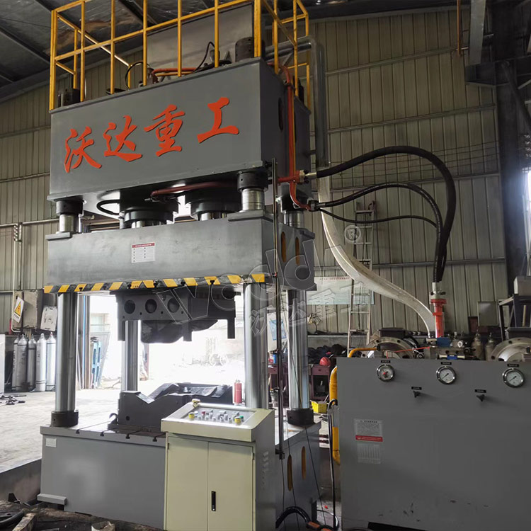 800噸四柱液壓機（闆材壓型）