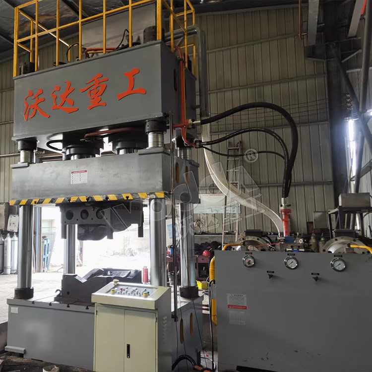 800噸雙缸四柱壓力機(闆材壓型) 800噸雙缸四柱壓力機(闆材壓型)