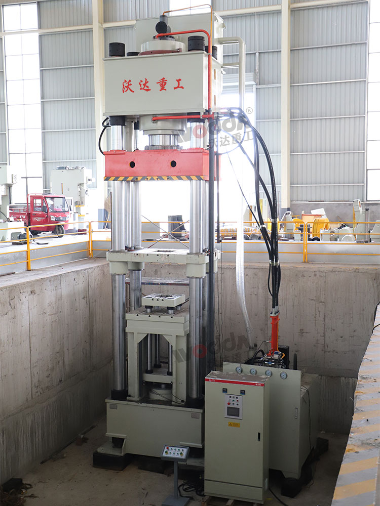 800噸四梁四柱液壓機 800噸四梁四柱液壓機