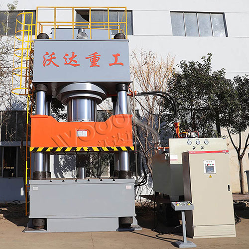 1000噸鎂(měi)碳磚成型(xíng)四柱液壓(ya)機