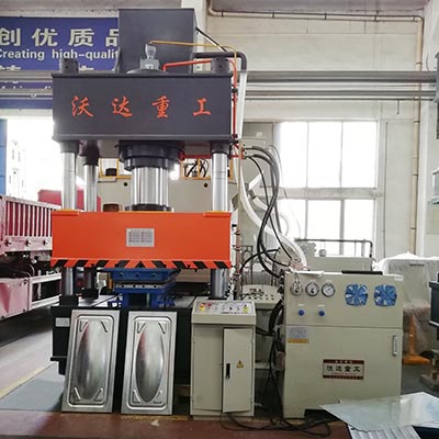 500噸(dun)不鏽鋼(gang)水箱闆(pan)成型液(yè)壓機_四(sì)柱液壓(yā)機廠家(jiā)